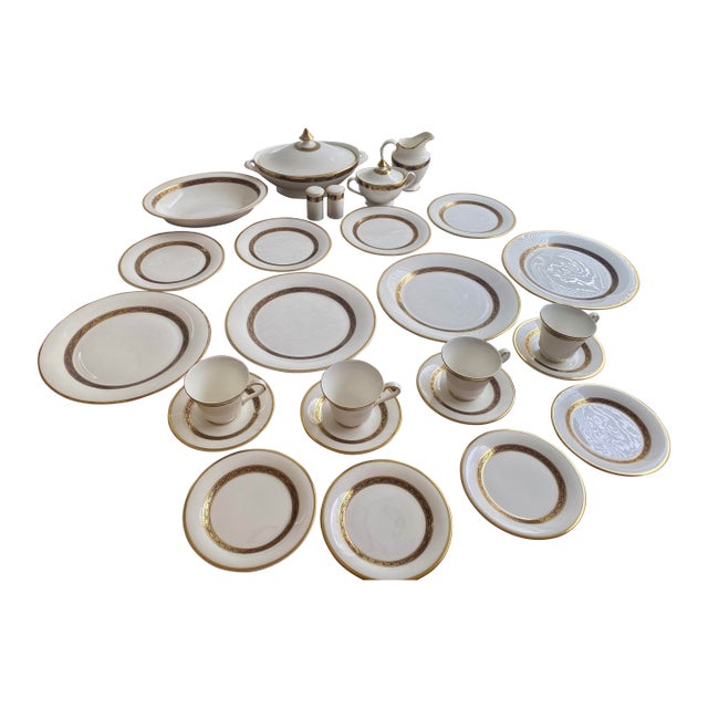1970s Royal Doulton Dinnerware - 28 pcs For Sale