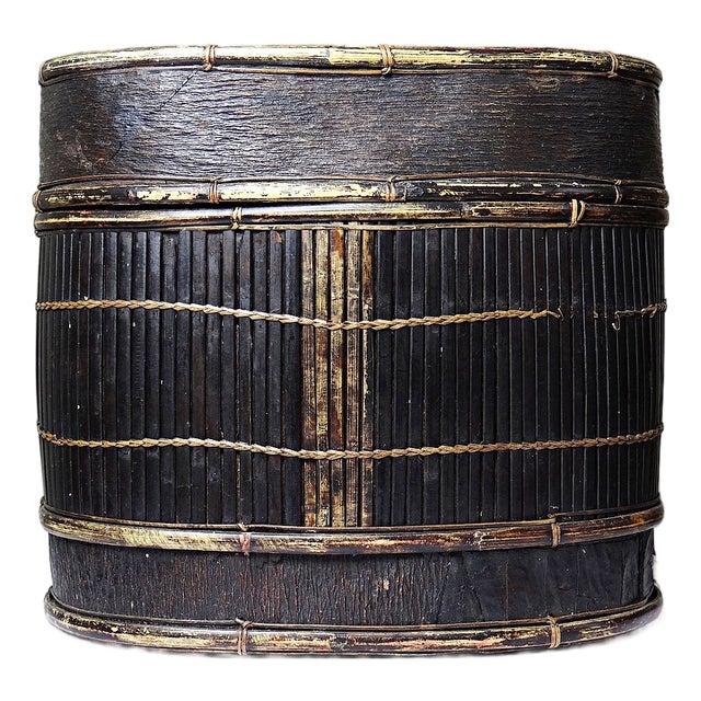 Antique Indonesian Tampung Box in Bamboo and Leaf, 1890s For Sale