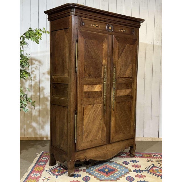 Antique Breton Wardrobe in Oak and Chestnut, 1800s For Sale - Image 4 of 18