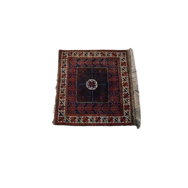Nice vintage square oriental rug/decorative rug with beautiful colors 76x76cm. Let your home shine with this beautiful...