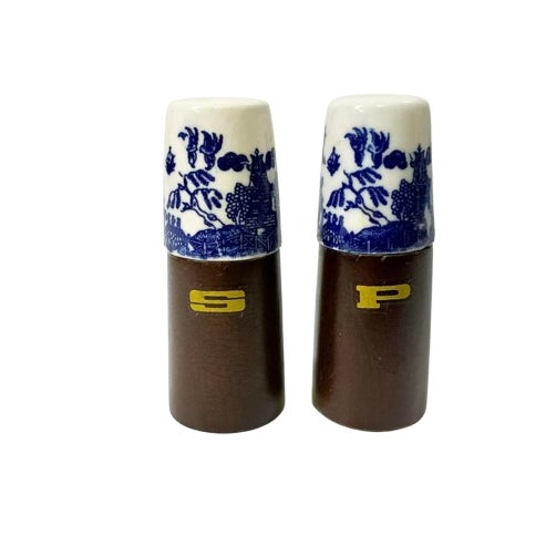 1950s Chinoiserie Boho Chic Blue Willow Ceramic & Walnut Salt and Pepper Shakers - A Pair For Sale