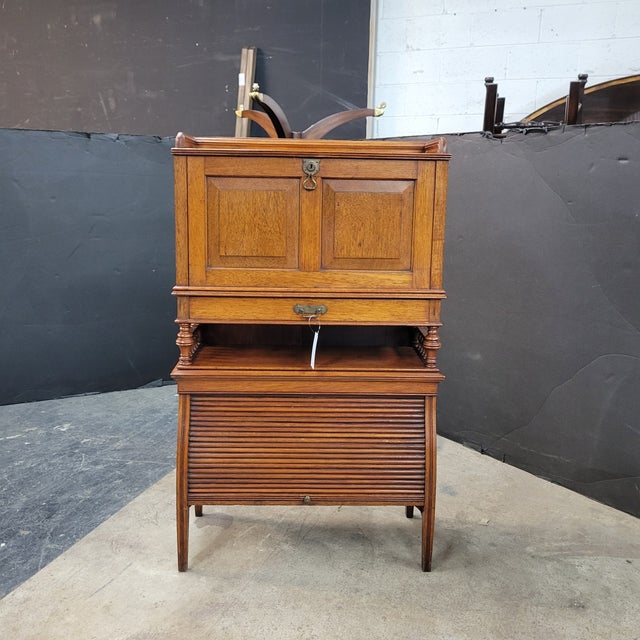 English Early 20th Century Oak Arts & Crafts Student Desk With Tambour Storage Cabinet For Sale - Image 3 of 12