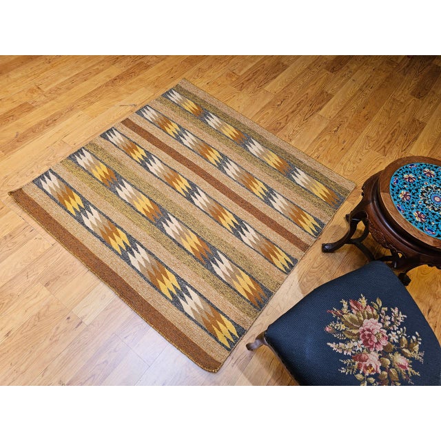 1900 - 1909 Square Size Vintage Native American Navajo Rug. Wool & Cotton, Eye Dazzler Pattern, 4x4 For Sale - Image 5 of 17