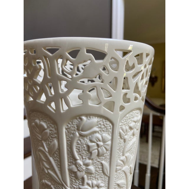 Jasmine 11.75 inch vase is an American Design made by Lenox in Thailand. The fretwork and inlay give this item great...
