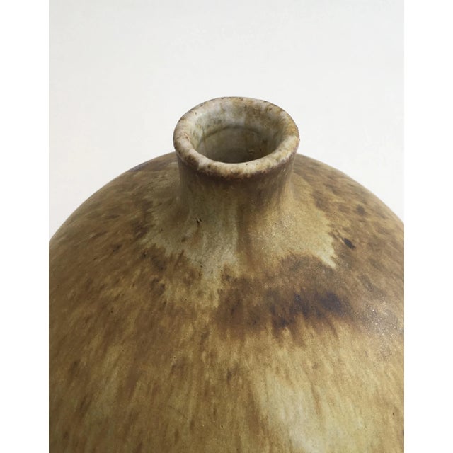 Beige Edouard Chapallaz, Small Sandstone Single-Flower Vase, Signed by Swiss Artist Ed For Sale - Image 8 of 13