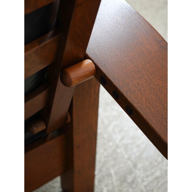 Stickley Mission Oak Morris Chair & Ottoman For Sale - Image 10 of 18