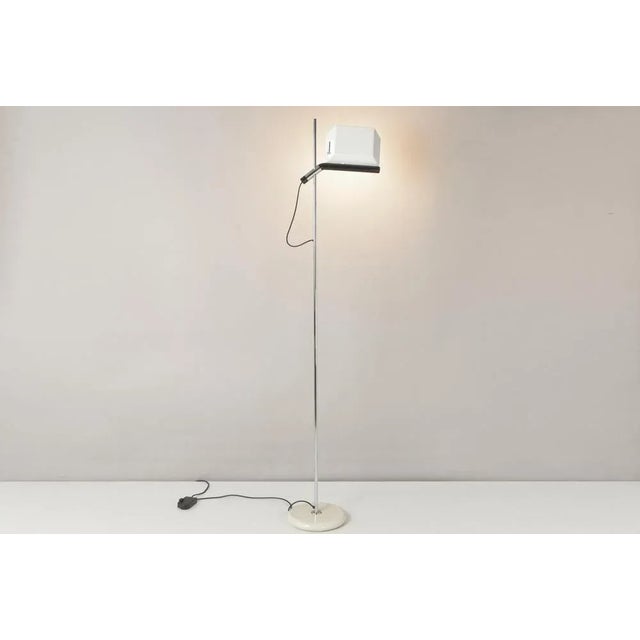 Mid-Century Modern Floor Lamp from Guzzini, Italy, 1970s For Sale - Image 3 of 11