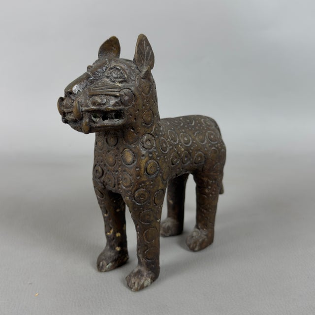 Vintage 20th Century African Tribal Art Bronze Leopard Statue, Nigeria For Sale - Image 4 of 11