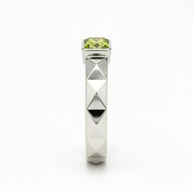 Metal Peridot Solitaire Ring for Men Silver, Gold, Size 10 For Sale - Image 7 of 7