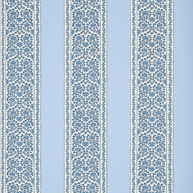 SAMPLE - Schumacher x Mark D. Sikes Jasmine Wallpaper In Indigo For Sale