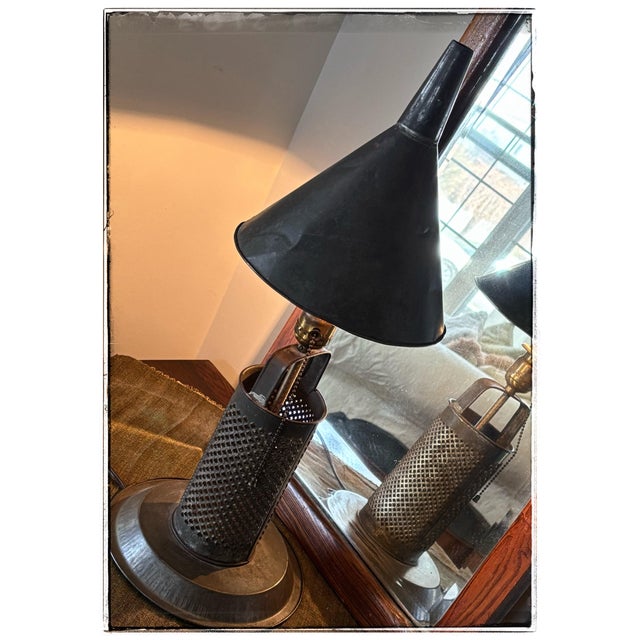 Add a warm, cozy layer of early American history to your space with this magnificent "Valley Forge" primitive table lamp...