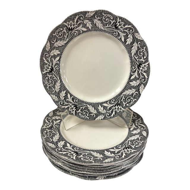 1980s English Staffordshire Meakin Renaissance Dinner Plates - Set of 8 For Sale