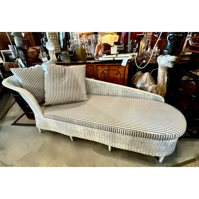 This is a now hard-to-find Deco Era Wicker Chaise Longue. The chaise is in original condition without restorations (but...