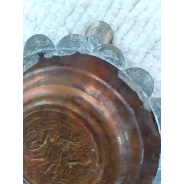 1970s 1970's 20 Centavos Mexican Coin Ashtray For Sale - Image 5 of 7