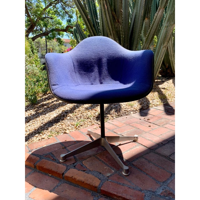 Plastic 1970s Eames for Herman Miller Fiberglass Shell Chair For Sale - Image 7 of 7