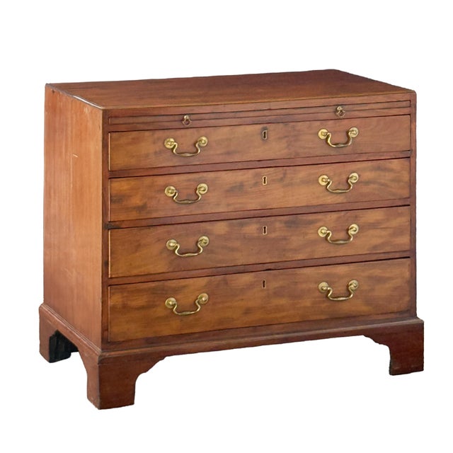 Traditional George III Bachelor's Chest of Drawers of Mahogany on Bracket Feet For Sale - Image 3 of 13