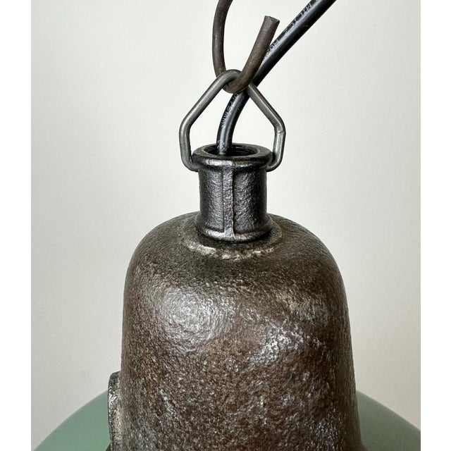 1960s Industrial Green Enamel Factory Lamp with Cast Iron Top, 1960s For Sale - Image 5 of 17