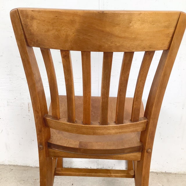 Early 20th Century Vintage American Schoolhouse Chair — Wood Slat Back Side Chair For Sale - Image 5 of 12