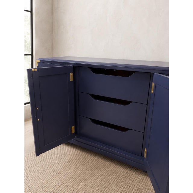 1970s Professionally Refinished Young Solid Oak Campaign Dresser Credenza, Navy Blue, Brass Hardware For Sale In Seattle - Image 6 of 11