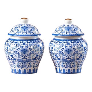 Vintage Chinoiserie Blue and White Porcelain Ginger Jars With Lid-Set of 2 For Sale