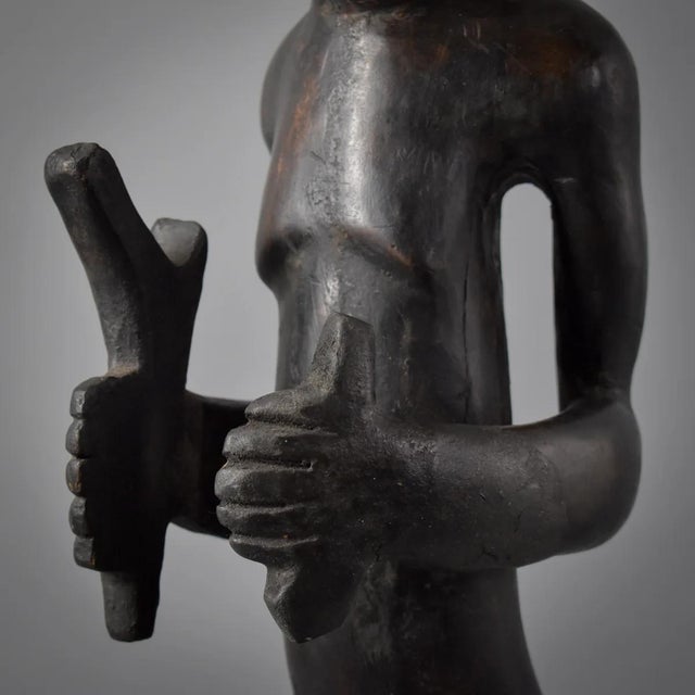 African Early 20th Century Chokwe Kiuumbu Chief Mwanangana Figure on Custom Base For Sale - Image 3 of 11