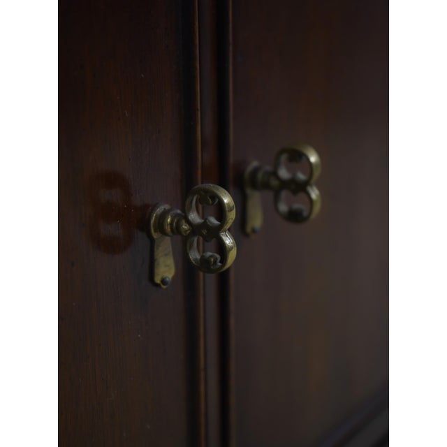 Pair of Drexel Heritage Mahogany Chippendale Style Nightstands For Sale - Image 12 of 18