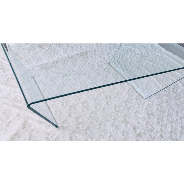 Mid-Century Modern Bent Glass, a Modern Coffee Table For Sale - Image 3 of 4