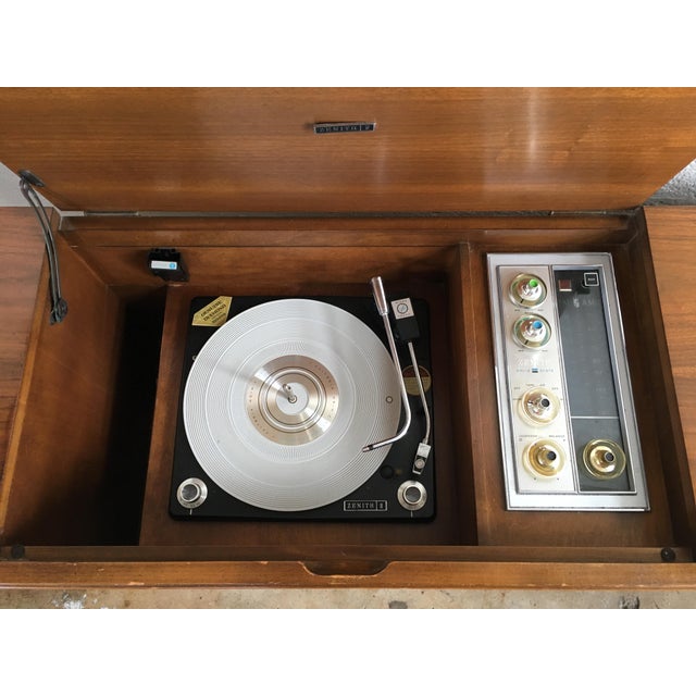 Vintage Mid Century Modern Zenith Record Player Console Model Y928