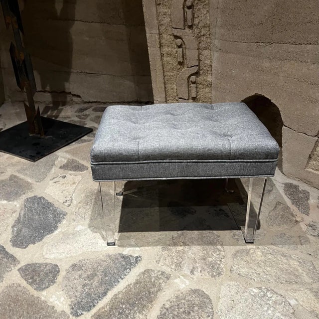 Textile 1980s Hollywood Regency Lucite Bench New Gray Tufted Fabric For Sale - Image 7 of 8