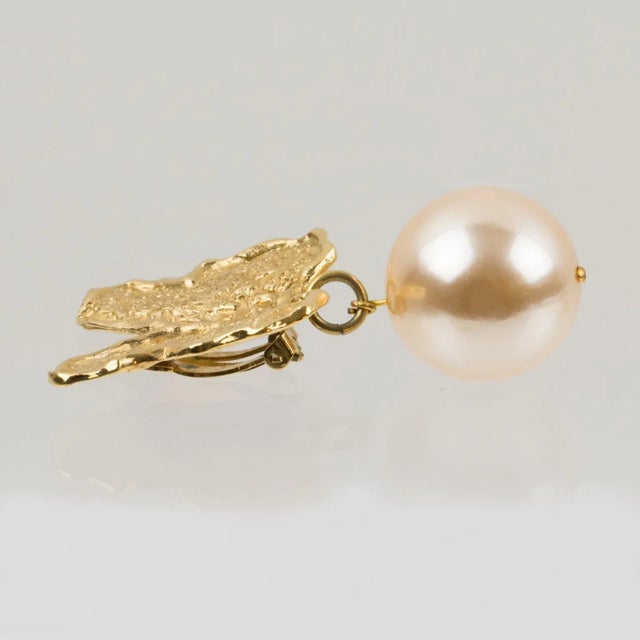 Guy Laroche Gilt Metal Butterfly Clip Earrings with Pink Pearl - 2 Pieces For Sale In Atlanta - Image 6 of 6