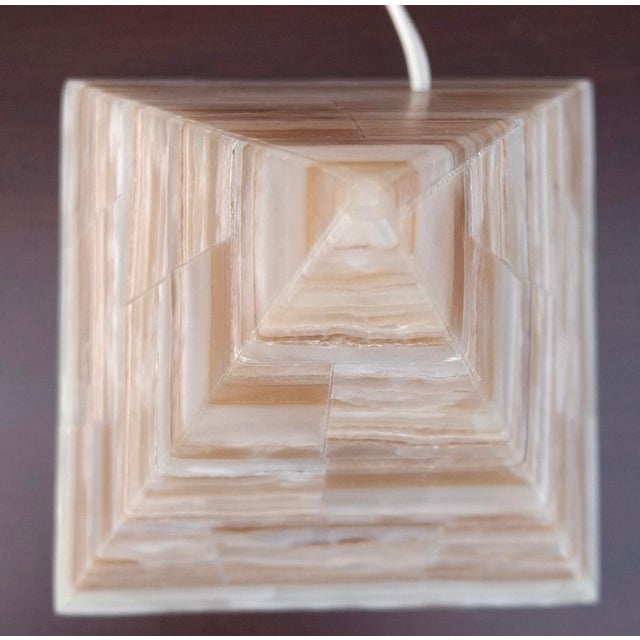 Neoclassical Mid 20th Century Onyx Marble Pyramid Form Table Lamp For Sale - Image 3 of 8