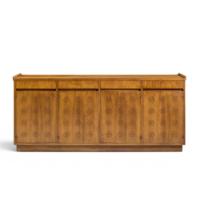 John Widdicomb Mid Century Walnut Clover Credenza This credenza measures: 72.5 wide x 19 deep x 31.75 inches high Good...