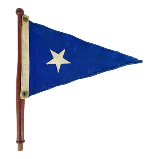 Vintage Blue & White Nautical Burgee Pennant Flag on Wooden Staff – Defiance Cotton Bunting – Coastal Maritime Decor For Sale