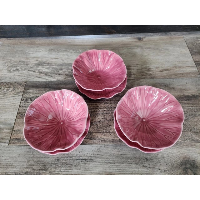 Metlock Pottery Vintage Metlox Lotus Berry Bowls and Bread Plates - Set of 6 For Sale - Image 4 of 6