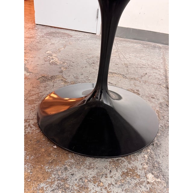 White Eero Saarinen for Knoll Studio Arabescato Marble Dining Table, 60 Inch For Sale - Image 8 of 12