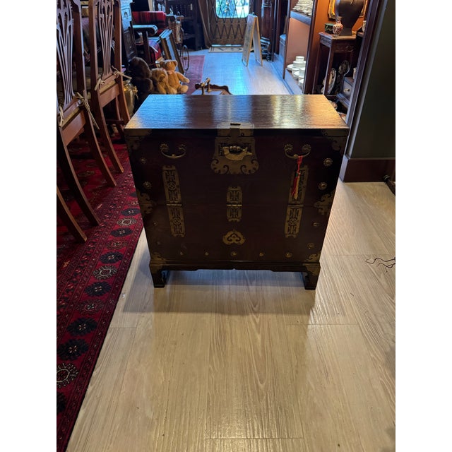 Traditional Korean Elmwood Bandaji Chest With Brass Hardware and Original Fish Lock Key [Rg] For Sale - Image 3 of 5