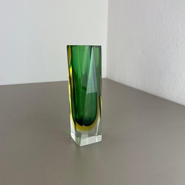 Large Green Murano Glass Submersed Vase attributed to Flavio Poli, Italy, 1970s For Sale - Image 3 of 18