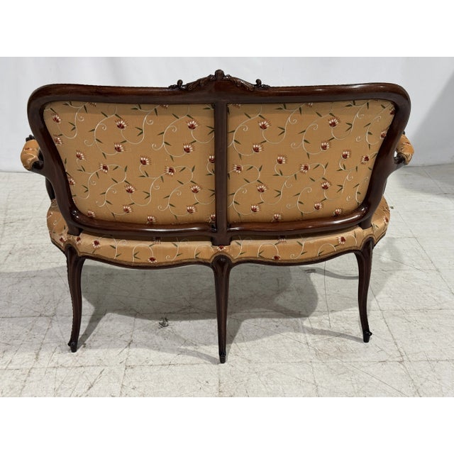 Late 18th Century Antique Georgian Settee in a Silk Floral Upholstery in the Style of John Cobb, Circa 1770 For Sale - Image 5 of 12