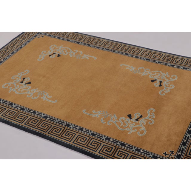 Hand-knotted in high-quality wool, this 4x4 Modern Classics rug by Rug & Kilim is directly inspired by the rich history of...