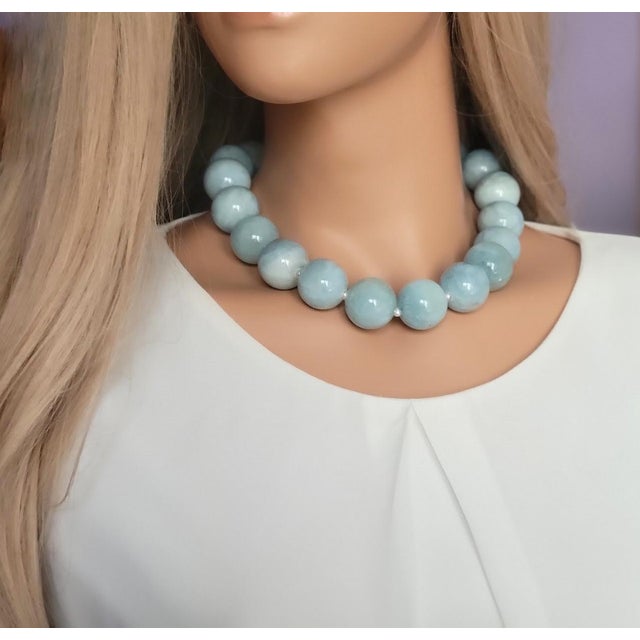 Massive Natural Aquamarine & Freshwater Pearl Necklace, 23–24 Mm Aquamarine Beads, Statement Gemstone Necklace For Sale - Image 4 of 7