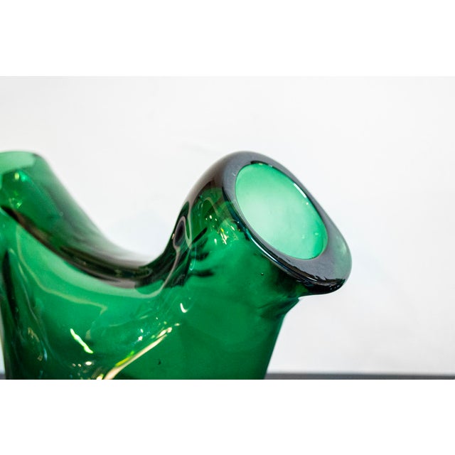 Three Sculptural Vases in Green Glass from Empoli, 1960s, Set of 3 For Sale - Image 4 of 6