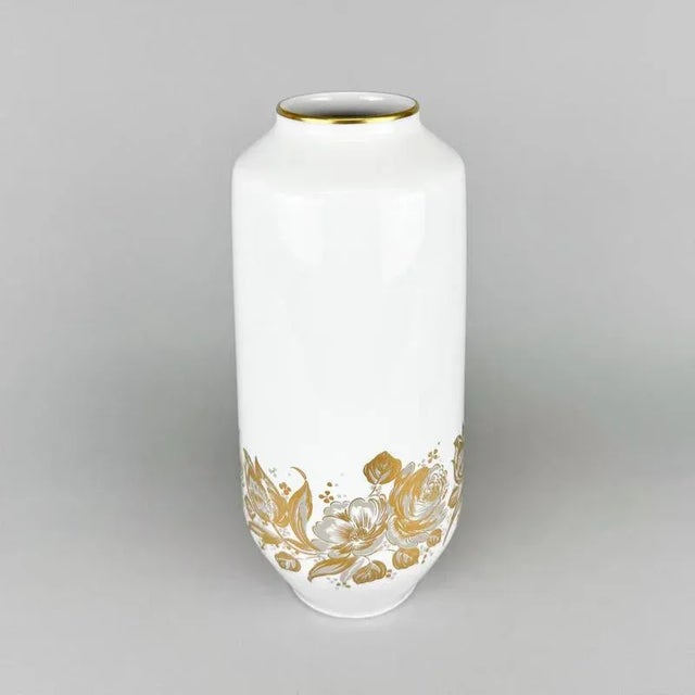 Large Porcelain Vase attributed to Hutschenreuther, 1970s For Sale - Image 6 of 7
