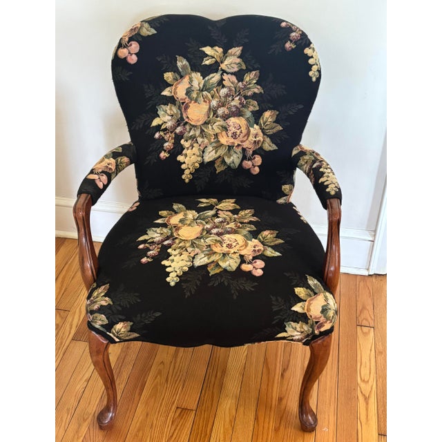 Late 20th Century French Louis XV Style Bergere Chair Upholstered in Pomegranate and Floral Fabric For Sale - Image 12 of 12