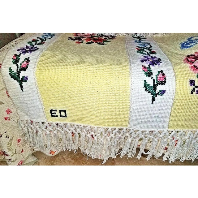 Light Yellow 1970s Hand-Knit Queen Sized Bed Throw Aghan For Sale - Image 8 of 11