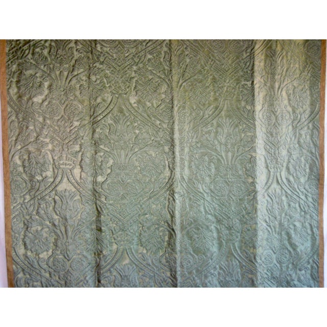 Stunning Baroque design in this exceptional piece very thick relief in the motif that give an unique dimantion to the...