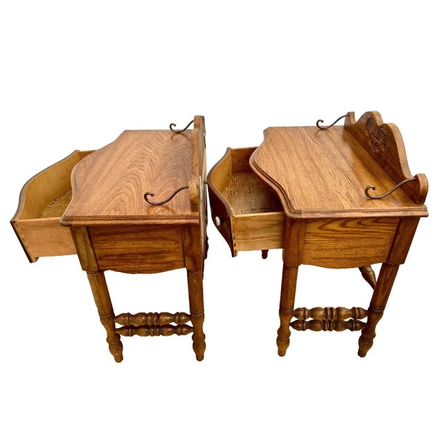 Late 20th Century Vintage Pair Pulaski Keepsake Side Tables Nightstands Single Drawer Solid Oak For Sale - Image 5 of 12