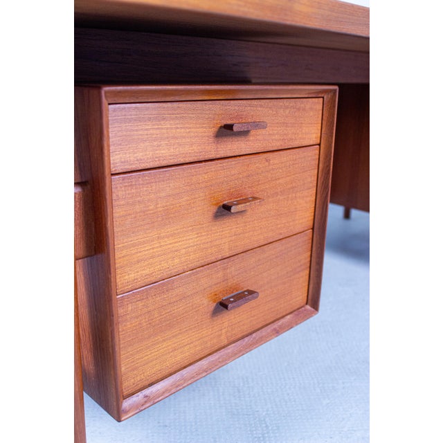 Mid-Century Danish Model 207 Desk in Teak by Arne Vodder for Sibast, 1960s For Sale - Image 15 of 18