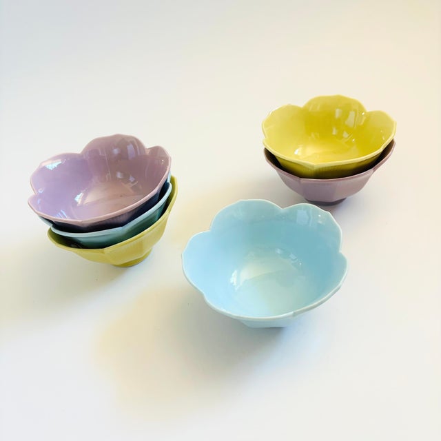 A set of 6 colorful ceramic vintage lotus bowls, made by Lillian Vernon. Two of each color, finished in glossy pastel...