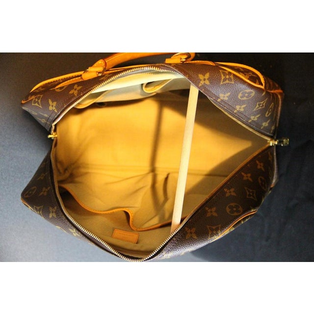 Sac Louis Vuitton Monogram 35 Cm, 2010s For Sale - Image 10 of 18