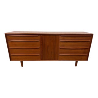 Mid-Century Danish Modern Teak 9-Drawer Dresser - Refinished! For Sale